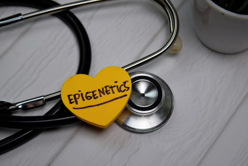 หูฟังของหมอมีข้อความ Epigenetics อยู่ด้านบน